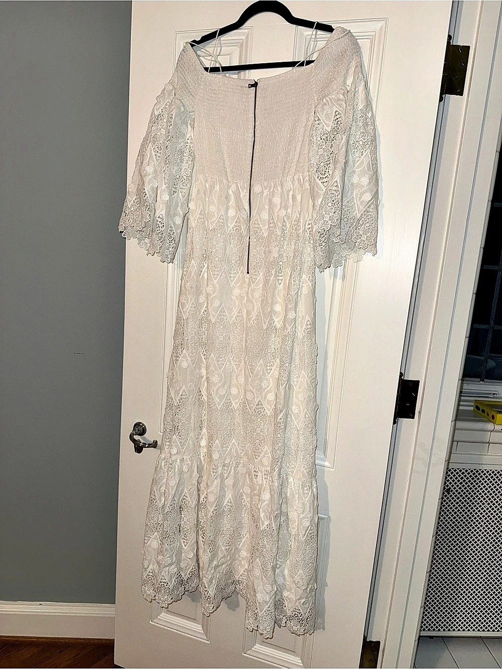 alice + olivia Roseline smocked White Lace Maxi Dress Large - Picture 12 of 16